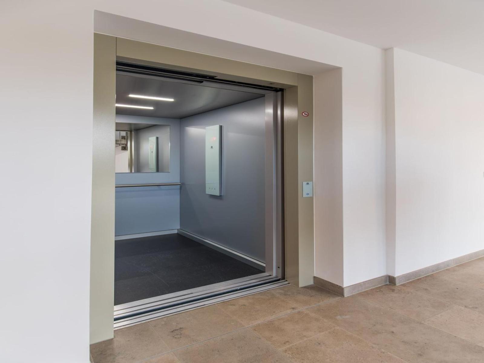 Bright Fuer Bis Zu 5 Apartment Erlangen